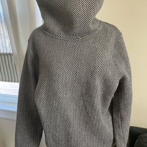 Women’s Funnel/Turtleneck pullover top